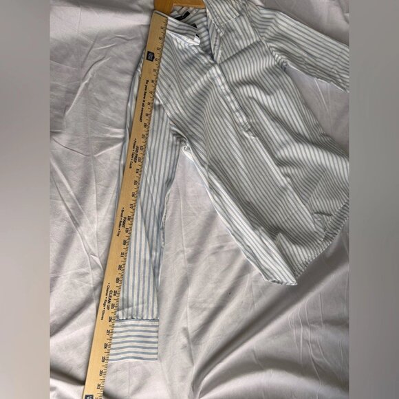 LANDS END Women's No Iron Button Front Shirt 6 blue white stripe Cotton Beach - Picture 4 of 7